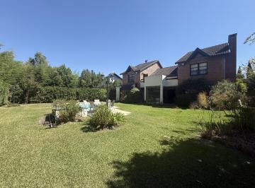 Casa · 218m² · 6 Ambientes · Casa en Venta en Exclusiva en Barrio La Alameda, Nordelta