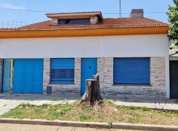 Casa · 272m² · 3 Dormitorios · Casa en Venta Oportunidad!