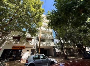 Departamento · 52m² · 2 Ambientes · Departamento Semipiso en Venta Plaza Malvinas