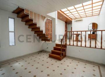 Casa · 160m² · 6 Ambientes · 1 Cochera · Casa en Venta 3 Domitorios + Escritorio Tolosa