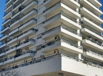 Departamento de 4 ambientes, Rosario · Departamento 2 Dorm. Semipiso con Patio - Sarmiento Esquina Pellegrini