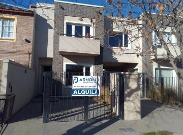 PH · 75m² · 4 Ambientes · PH en Aaron Jenkins 34