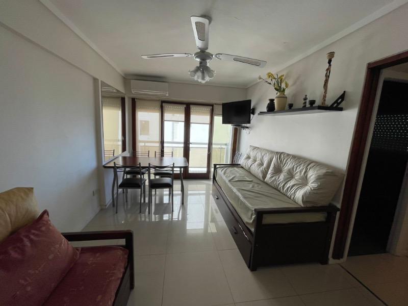 Depto 2 amb, 45m² con cochera fija cubierta — Centro