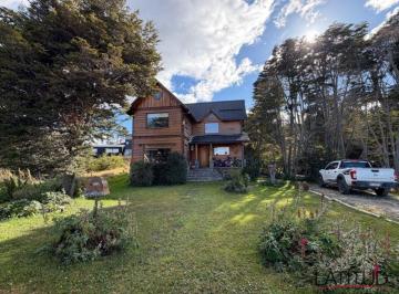 Casa de 5 ambientes, Ushuaia · Hermosa Casa en Bahia Cauquen Ushuaia