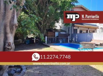 Terreno · 152m² · 5 Ambientes · 1 Cochera · Casa Sobre Lote de 10x40 con Gran Jardín con Piscina - en Venta