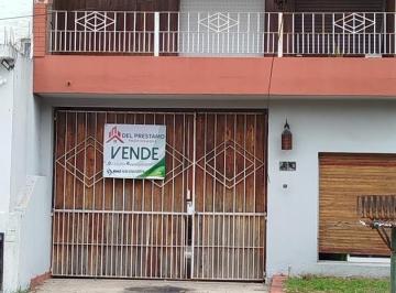 Casa · 100m² · 3 Ambientes · 2 Cocheras · Venta - Chalet de Dos Plantas, 3 Amb, Oportunidad!