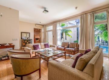 Casa · 338m² · 8 Ambientes · 2 Cocheras · Casa - Venta - 4 Dorm. - Escritorio - Playroom - 2 Cocheras - Quincho - Colegiales