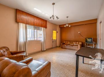 Casa · 110m² · 3 Ambientes · Casa - Venta - 3 Ambientes - Amplia Terraza - Paternal