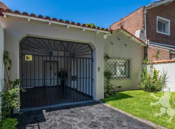 Casa · 212m² · 5 Ambientes · 2 Cocheras · Casa con Espectacular Jardín y Pileta - Venta - 5 Ambientes - Cochera - Florida