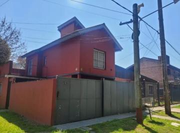 Casa · 140m² · 5 Ambientes · 2 Cocheras · Casas a La Venta en Pilar