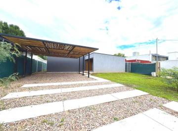 Casa · 245m² · 6 Ambientes · 2 Cocheras · Casa en Barrio El Nevado