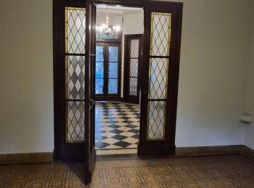 Casa de 6 ambientes, La Plata · Se Vende Casa 3 Dorm. C/cochera Cubierta Apta Banco Ubicada en Diagonal 73 / 3 y 4 La Plata.