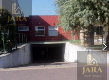 Garage · 13m² · Cochera Fija Cubierta