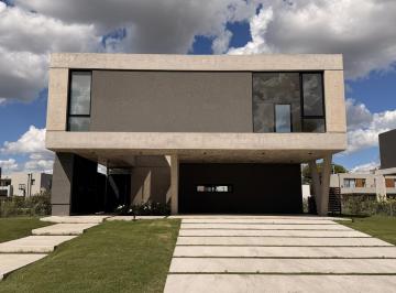 Casa · 277m² · 6 Ambientes · 4 Cocheras · Casa en Venta, La Calesa Pilara