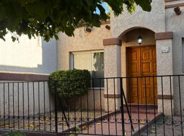 Casa · 120m² · 3 Dormitorios · 2 Cocheras · Casa en Venta de 3 Dorm. en Barrio Privado Furloti, Maipú