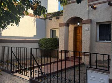 Casa · 120m² · 3 Dormitorios · 2 Cocheras · Casa en Venta de 3 Dorm. en Barrio Privado Furloti, Maipú