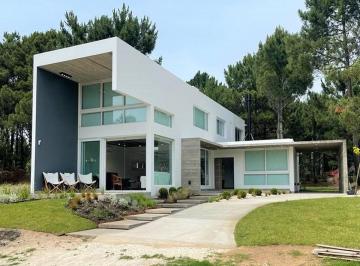 Casa de 4 ambientes, Costa del Este · Casa con 1000 m² en Venta con 3 Dorm. en Costayres, Costa del Este