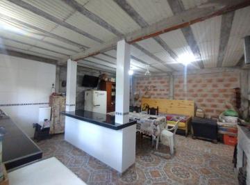Casa · 60m² · 3 Ambientes · 4 Cocheras · Venta - Casa - 3 - Ambientes - Quinta - Oportunidad - San Vicente - con Detalles a Terminar