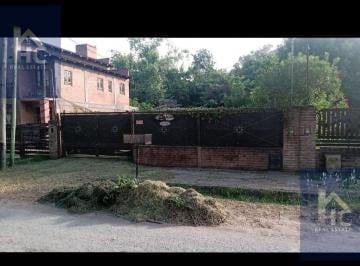 Casa · 60m² · 3 Ambientes · 4 Cocheras · Venta - Casa - 3 - Ambientes - Quinta - Oportunidad - San Vicente - con Detalles a Terminar