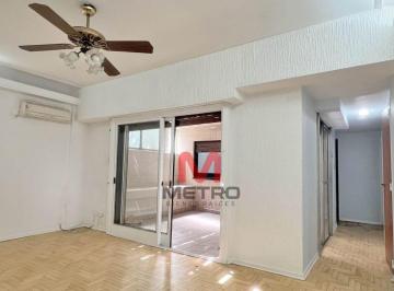 Departamento de 3 ambientes, Caballito · Apto Crédito. Departamento en Venta de 3 Ambientes en Caballito. con Patio. Bajas Expensas