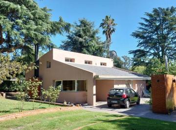 Casa de 4 ambientes, Mar del Plata · Moderna Propiedad en Venta en Sierra de Los Padres. Gas Natural.
