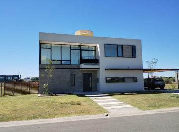 AMN-AMN-3966_2 · Casa en Venta a Estrenar en San Sebastian