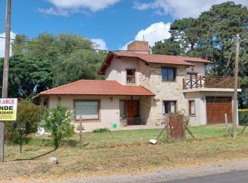 Casa de 5 ambientes, Mar del Plata · Hermoso y Solido Chalet Panoramico en Sierra de Los Padres Asfalto. Gas Natural.