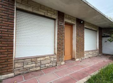 Casa · 80m² · 3 Ambientes · 1 Cochera · Casa - Saladillo