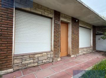 Casa · 80m² · 3 Ambientes · 1 Cochera · Casa - Saladillo
