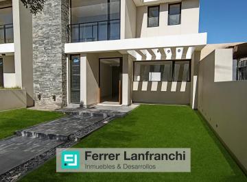 Casa · 145m² · 7 Ambientes · 2 Cocheras · Casa en Venta en Villa Warcalde