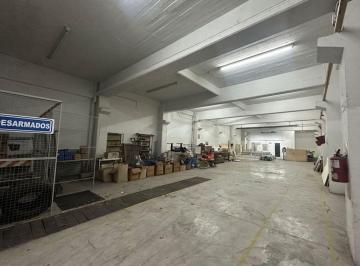 Bodega-Galpón de 1 ambiente, Monte Castro · Galpón en Monte Castro 330 m²