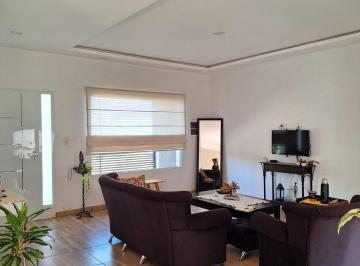 Casa · 270m² · 3 Ambientes · 2 Cocheras · Cf1364 - Casa + Local Comercial - Av Las Heras y Martín Fierro