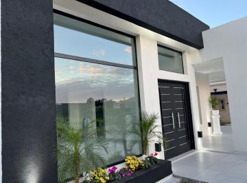 Casa · 180m² · 4 Ambientes · 2 Cocheras · Casa Soñada Lagos de Canning