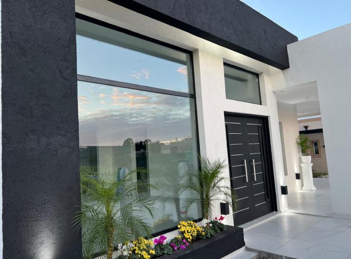 Casa · 180m² · 4 Ambientes · 2 Cocheras