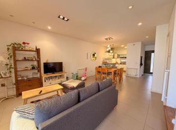 Casa · 200m² · 4 Ambientes · 2 Cocheras · Casa en Venta, Barrio Arroyito, Rosario, 3 Dorm. C/jardín