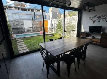 Casa · 123m² · 4 Ambientes · 1 Cochera · Apto Credito! Venta Duplex en Chacra del Sur Super Equipado