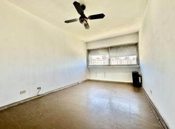 Departamento · 55m² · 3 Ambientes · Departamento en Venta 3 Ambientes Al Frente en Venta Lugano 1y2
