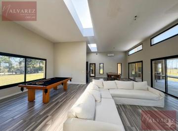 Casa · 5065m² · 4 Ambientes · 4 Cocheras · Venta - Casa en Haras El Malacate