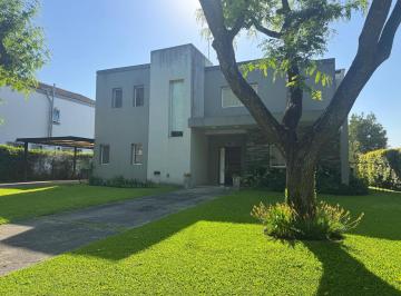 Casa · 231m² · 5 Ambientes · 3 Cocheras · Venta Casa Al Golf, Barrio San Isidro Labrador, Villanueva, Tigre