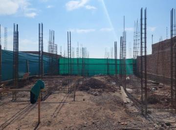 Casa de 3 ambientes, Luzuriaga · Dúplex en Pozo de 90 m², Barrio Plan 25 Agua y Energía