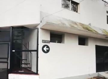 Casa · 98m² · 4 Ambientes · 1 Cochera · Esquina Única: Dos Propiedades en Una