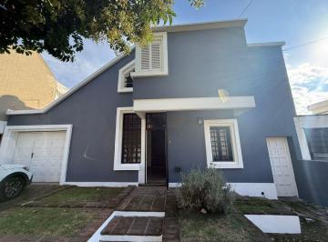 Casa de 1 ambiente, Córdoba · Bº Alto Verde. Alquilo Casa de 3 Dorm., 1 Escritorio, 3 Baños, Patio y Cochera.
