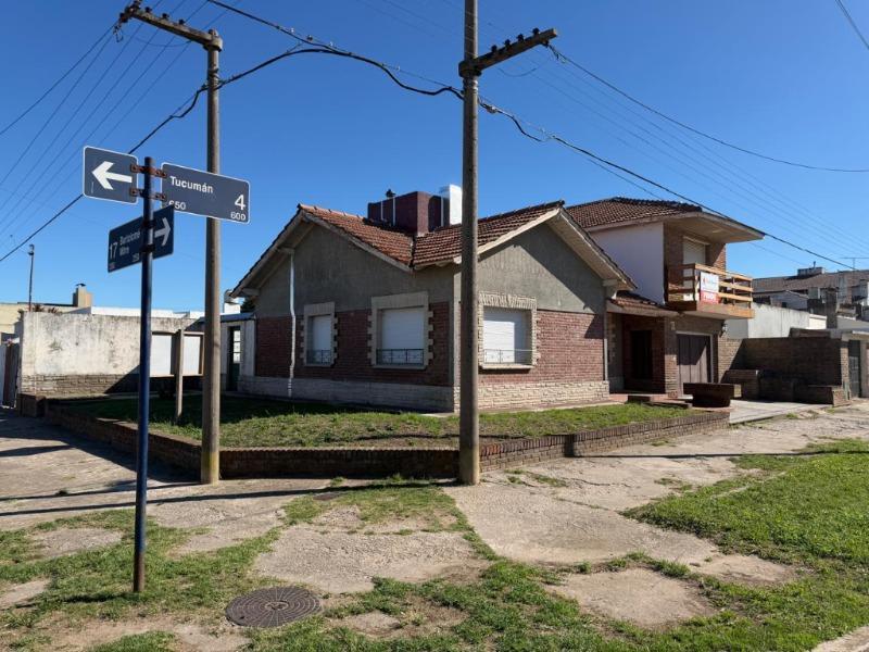 Chalet 2 plantas, 3 dormitorios, 2 baños, garage doble. apto credito!