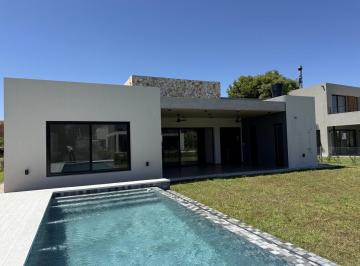 Casa · 250m² · 5 Ambientes · 2 Cocheras · Venta | Casa a Estrenar en La Calesa, Pilara | Vco Propiedades