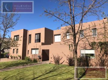 Casa · 300m² · 6 Ambientes · El Encuentro