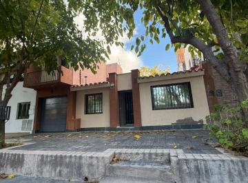 Casa de 7 ambientes, Godoy Cruz · Casa en Venta Barrio Bombal Cercania Echeverria
