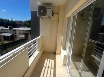 Departamento de 2 ambientes, Flores · 2 Amb Luminoso con Vestidor y Cochera Cubierta