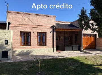 Casa · 178m² · 5 Ambientes · 1 Cochera · Casa 3 Hab, Oficina, Quincho y Patio con Pileta General Roca