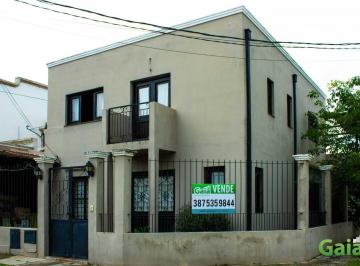 Casa · 247m² · 7 Ambientes · 2 Cocheras · Casa en Zona Norte