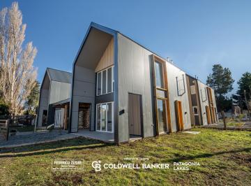 Casa · 70m² · 3 Ambientes · 1 Cochera · Venta Casa Duplex 3 Amb 70 m² a 200 m del Lago - Bariloche - Apta Credito
